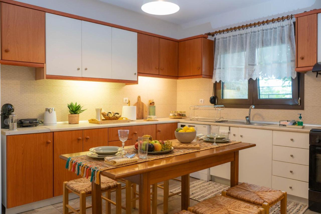 Postmans Apartment Under Meteora Калампака Экстерьер фото