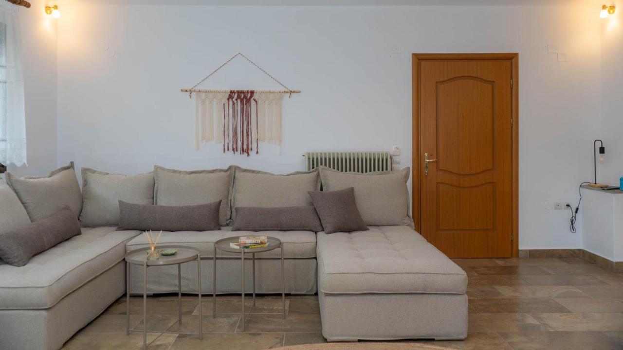 Postmans Apartment Under Meteora Калампака Экстерьер фото